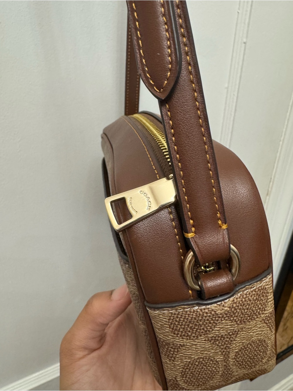 Coach Mini Jamie Camera Bag - Signature Canvas - Picture 3 of 13